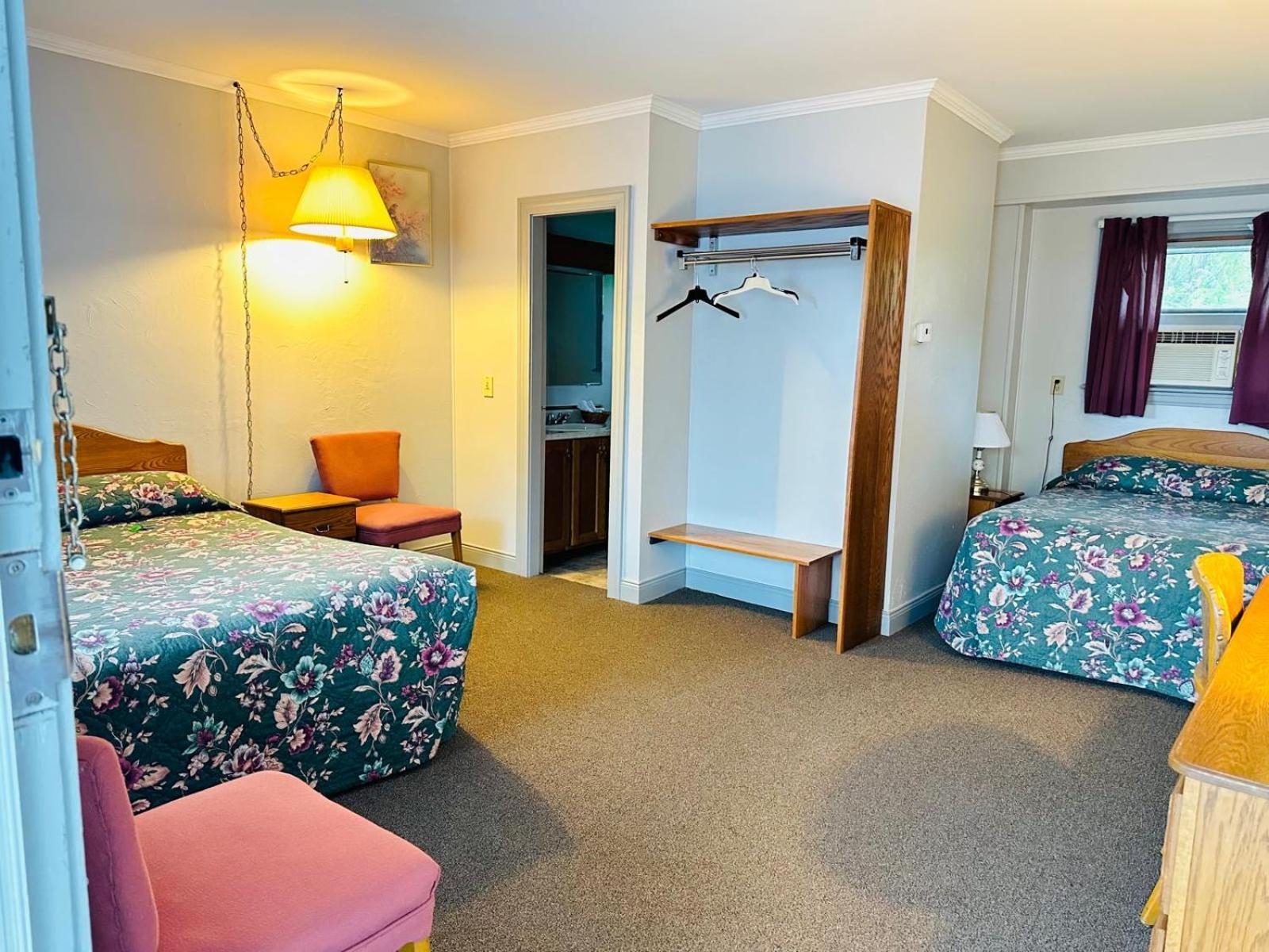 Stiles Motel Hill View 우드스톡 외부 사진