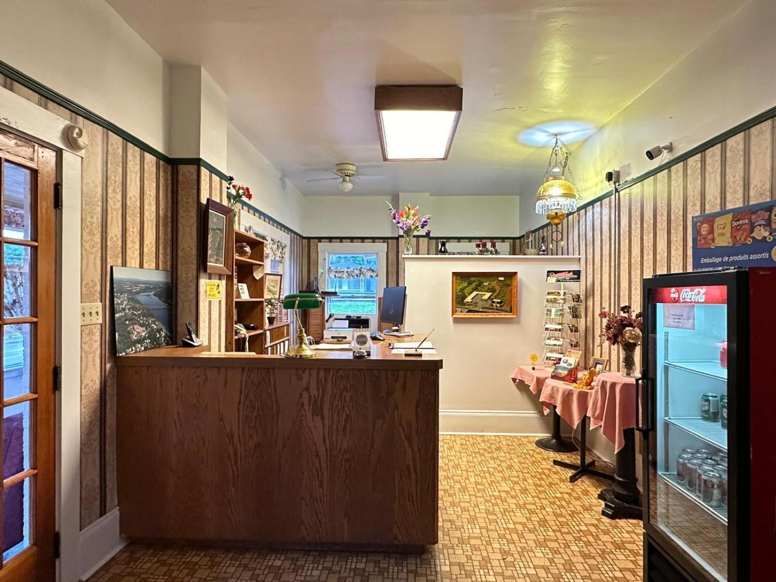 Stiles Motel Hill View 우드스톡 외부 사진