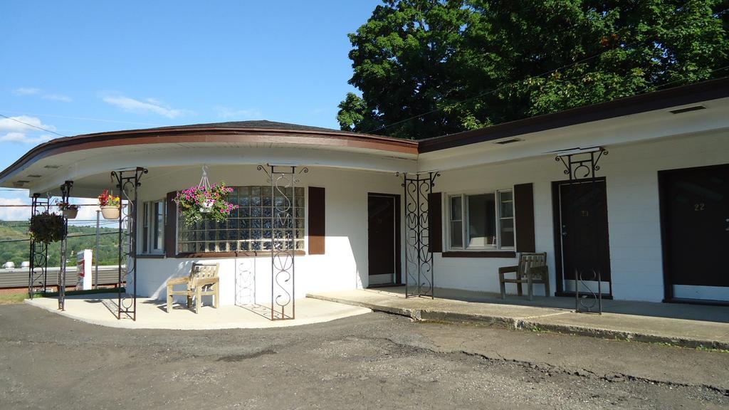 Stiles Motel Hill View 우드스톡 외부 사진